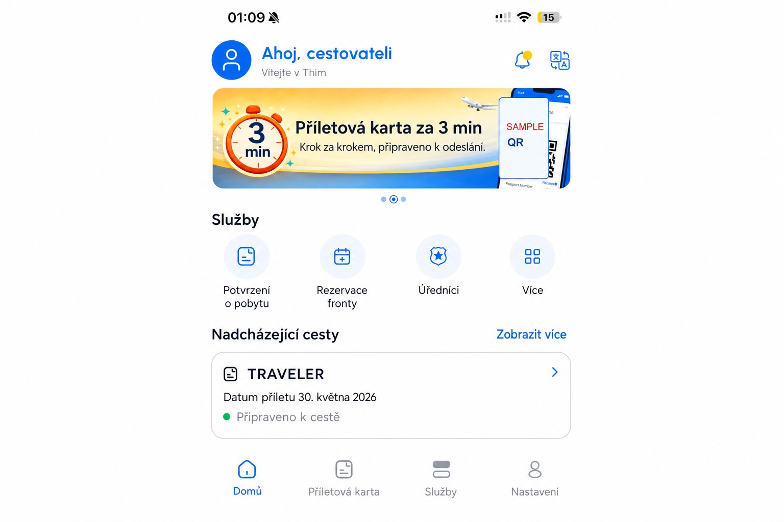 Vyčištěná domovská obrazovka THIM zobrazující příletovou kartu a služby